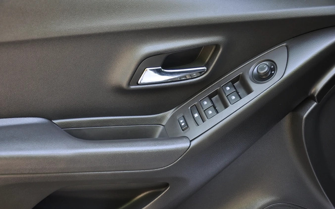 Chevrolet Trax cena 33800 przebieg: 235000, rok produkcji 2013 z Czeladź małe 326